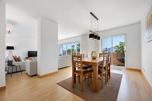 Interior - Marina Elegance by Lagos Apartment with Marina View, Private Covered Terrace & Wi-Fi (Lagos)