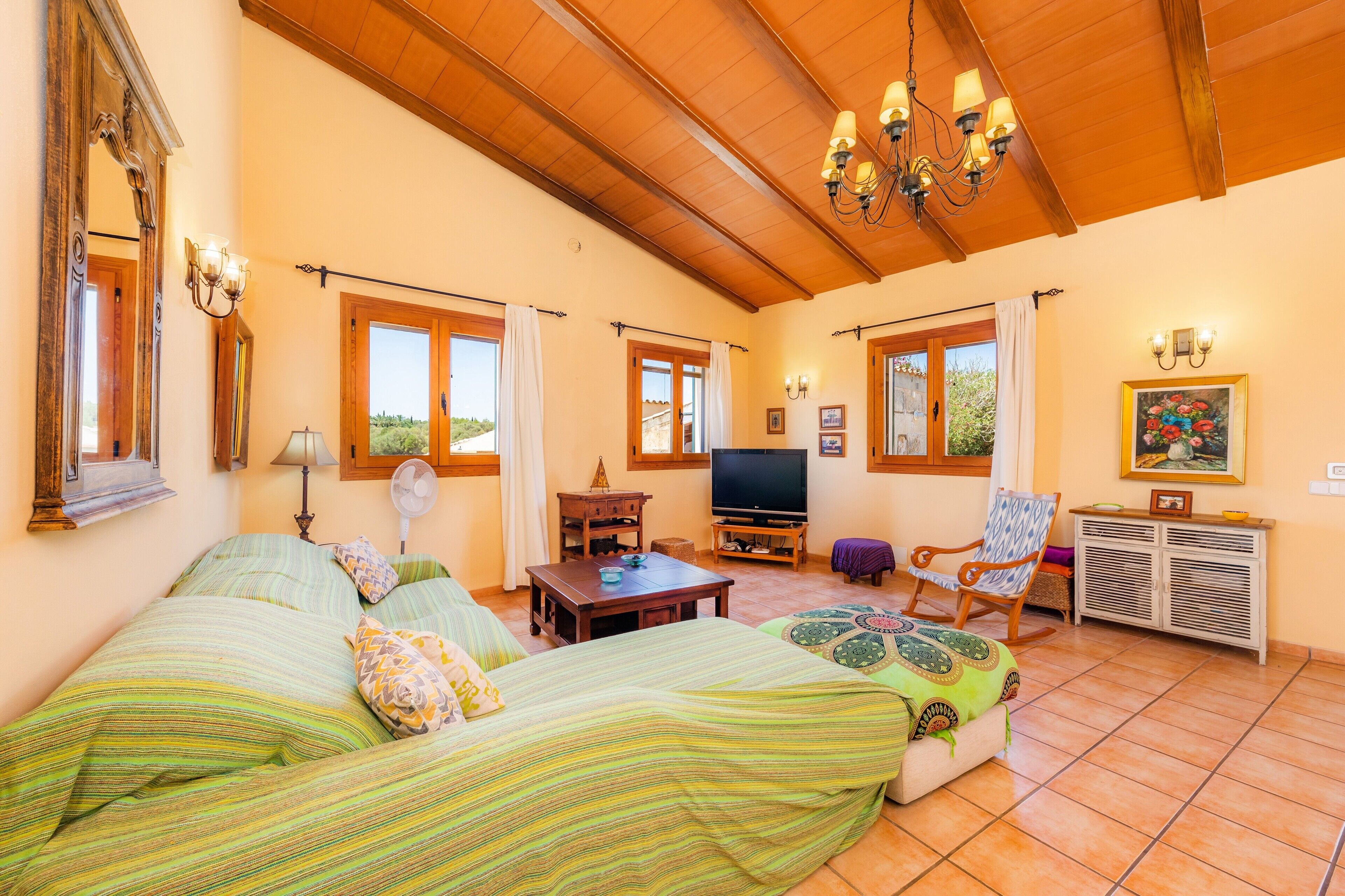 4 habitaciones, tabla de planchar con plancha y wifi gratis 