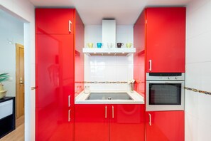 Fridge, microwave, oven, stovetop - Holiday Home 'Ferrandiz' close to the Sea with Wi-Fi (Málaga)
