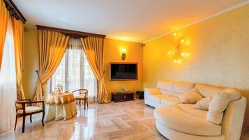 Télévision, cheminée