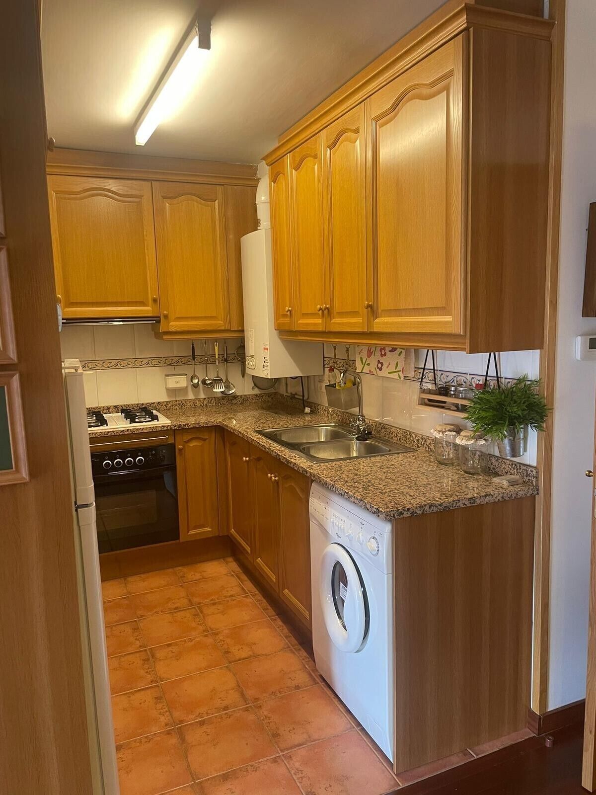 冰箱、微波炉、烤箱、炉灶