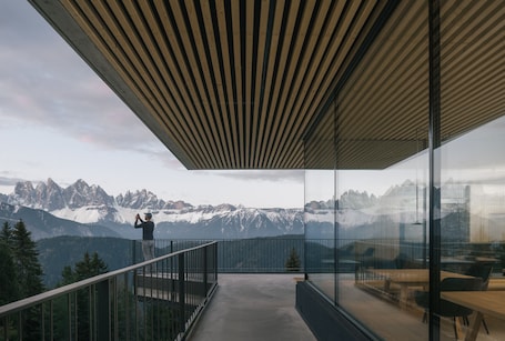 Terrace/patio. Apartment Hotel "Anders Mountain Suites 2" with Private Sauna, Slope Access & Wi-Fi