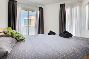 1 chambre, fer et planche à repasser, Wi-Fi gratuit, draps fournis