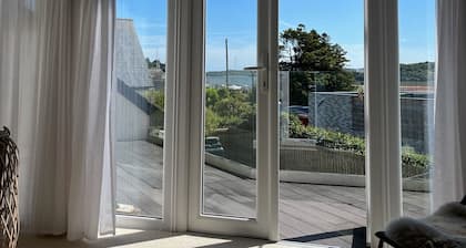 Driftwood - a house that sleeps 8 guests in 3 bedrooms