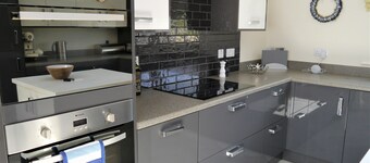 Driftwood - a house that sleeps 8 guests in 3 bedrooms