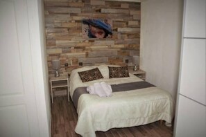 1 bedroom, travel crib, free WiFi, bed sheets