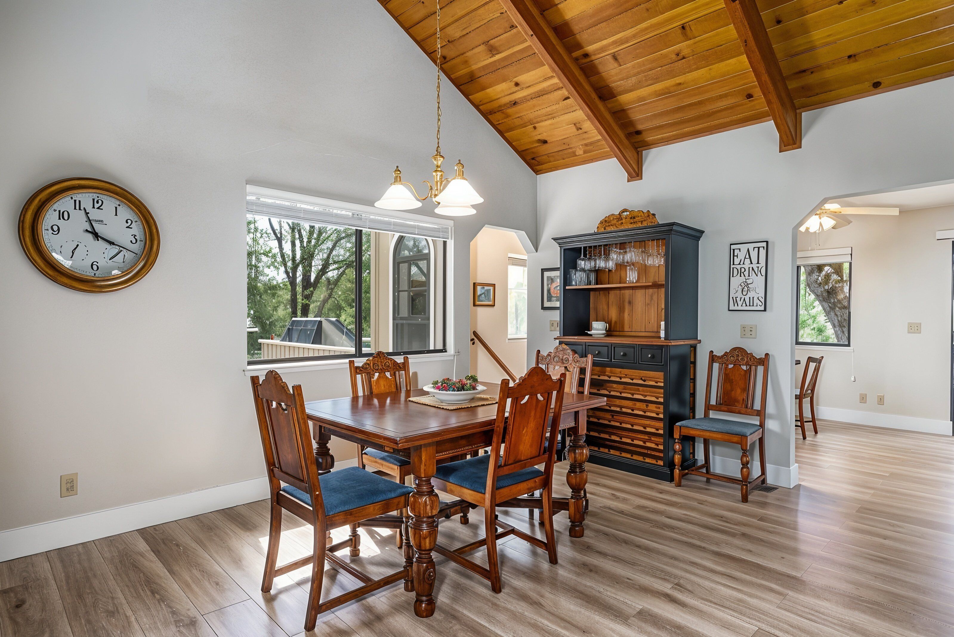 House, 4 Bedrooms | Tempat makan