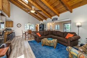 Maison, 4 chambres | Aire de séjour | Téléviseur connecté, services de diffusion en continu