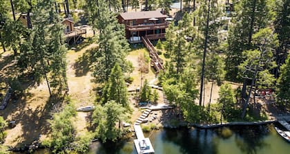 The Big Easy - Lakefront Only 1 mile to Popular Marina Beach! by Yosemite Region Resorts