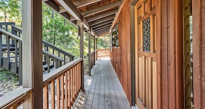 The Big Easy - Lakefront Only 1 mile to Popular Marina Beach! by Yosemite Region Resorts