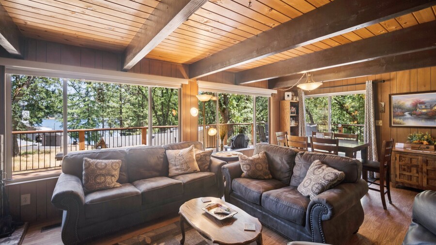 Cozy Cabin On The Cove - Lakefront with Private Dock by Yosemite Region Resorts