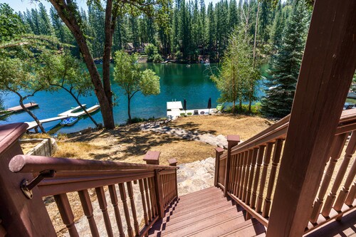 Better at the Lake - Lakefront with Gorgeous Views and a Private Dock by Yosemite Region Resorts