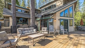 House, 5 Bedrooms | Terrace/patio