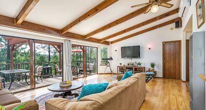 The Happy Place - Mountain Views and Amenities Galore by Yosemite Region Resorts