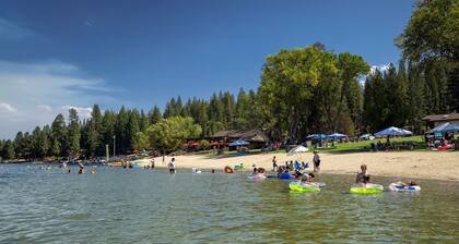 Creme De La Creme 2 - Pet Friendly and Amazing Golf-Course Views by Yosemite Region Resorts