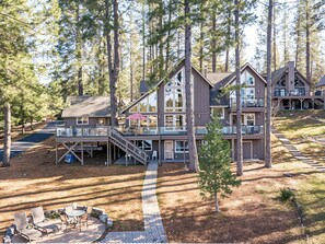 House, 5 Bedrooms | Exterior