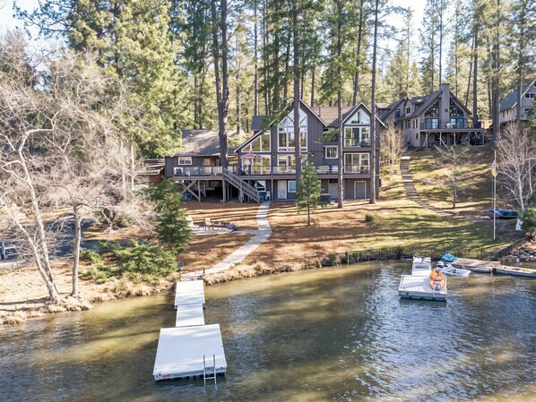 House, 5 Bedrooms | Exterior