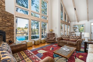 House, 5 Bedrooms | Living area | Smart TV, streaming services