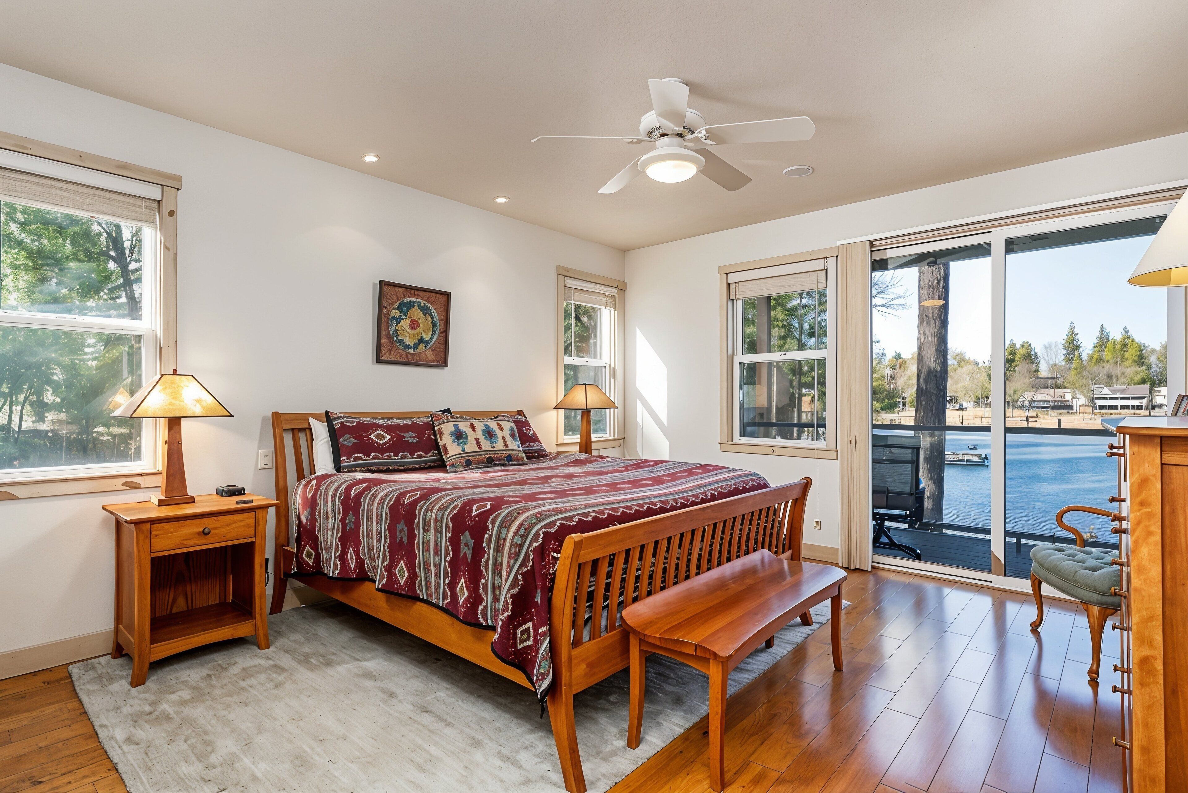 5 bedrooms, laptop workspace, free WiFi