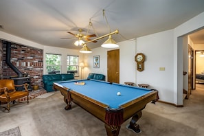 Maison, 5 chambres | Salle de jeux