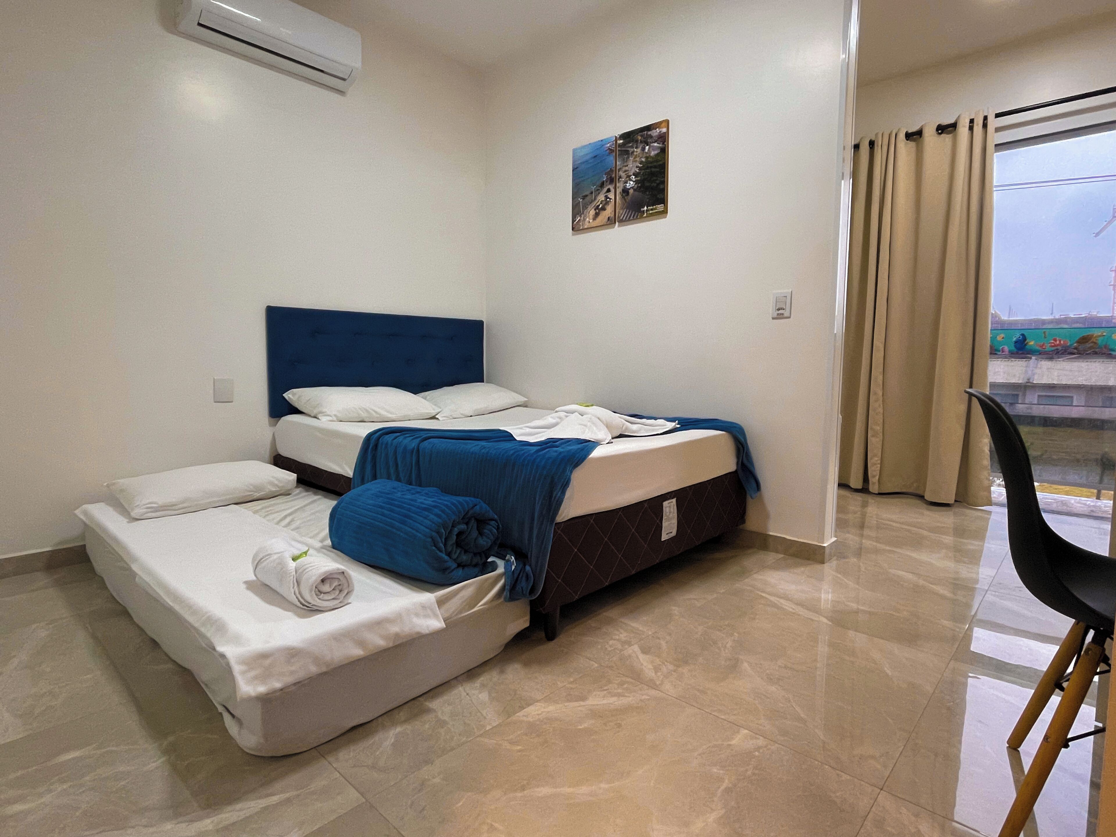 Habitación triple superior | Minibar, escritorio, wifi gratis y ropa de cama