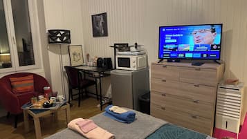 1 bedroom, travel crib, WiFi, bed sheets