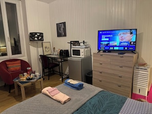 1 bedroom, travel crib, WiFi, bed sheets