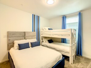 2 Schlafzimmer, Schreibtisch, Bügeleisen/Bügelbrett, WLAN