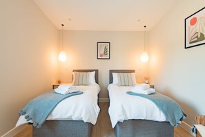 2 bedrooms, iron/ironing board, WiFi, bed sheets - The Bull Pen by Bloom Stays -  a holiday let that sleeps 4 guests  in 2 bedrooms (Nr Ashford)