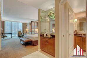 In-room safe, desk, iron/ironing board, free WiFi