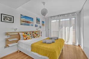 3 bedrooms, iron/ironing board, free WiFi, bed sheets - LE PATIO GUILHEMERY - Three Bedroom Apartment, Sleeps 6 (Toulouse)