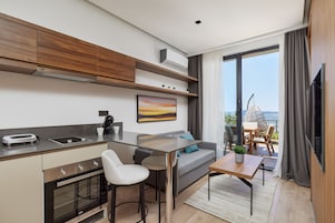 Panoramic Suite, Garden View, Ground Floor | Individually decorated, desk, laptop workspace, soundproofing
