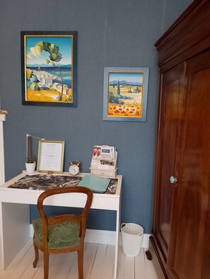 Interior - Chambre d Hôtes Bounty Avec Cuisine et Petit Déjeuner (OLLIERGUES)