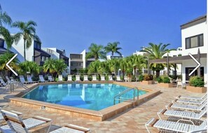 室外游泳池，恒温泳池