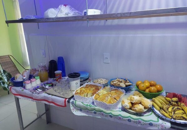 Free daily continental breakfast