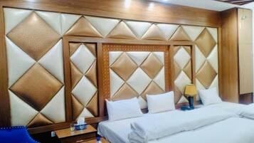 Habitación doble Deluxe | Tabla de planchar con plancha y wifi gratis