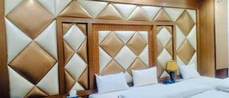 Habitación Deluxe doble | Tabla de planchar con plancha y wifi gratis