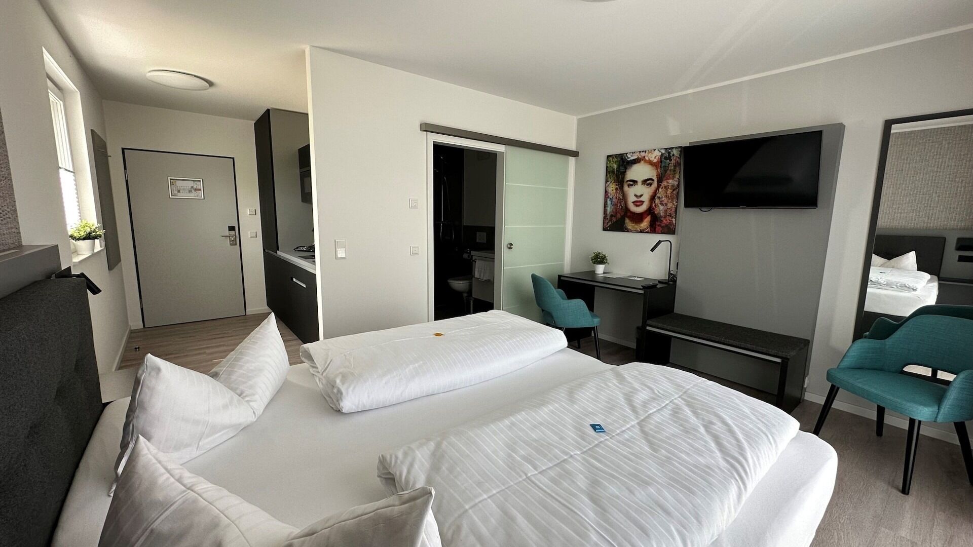 Hypo-allergenic bedding, in-room safe, individually decorated