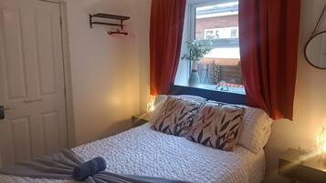 2 kamar tidur, setrika/meja setrika, tempat tidur bayi, dan Wi-Fi gratis