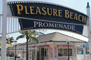 Point of interest - Beach Apartment - Sleeps 4, Garden & Parking (Skegness)