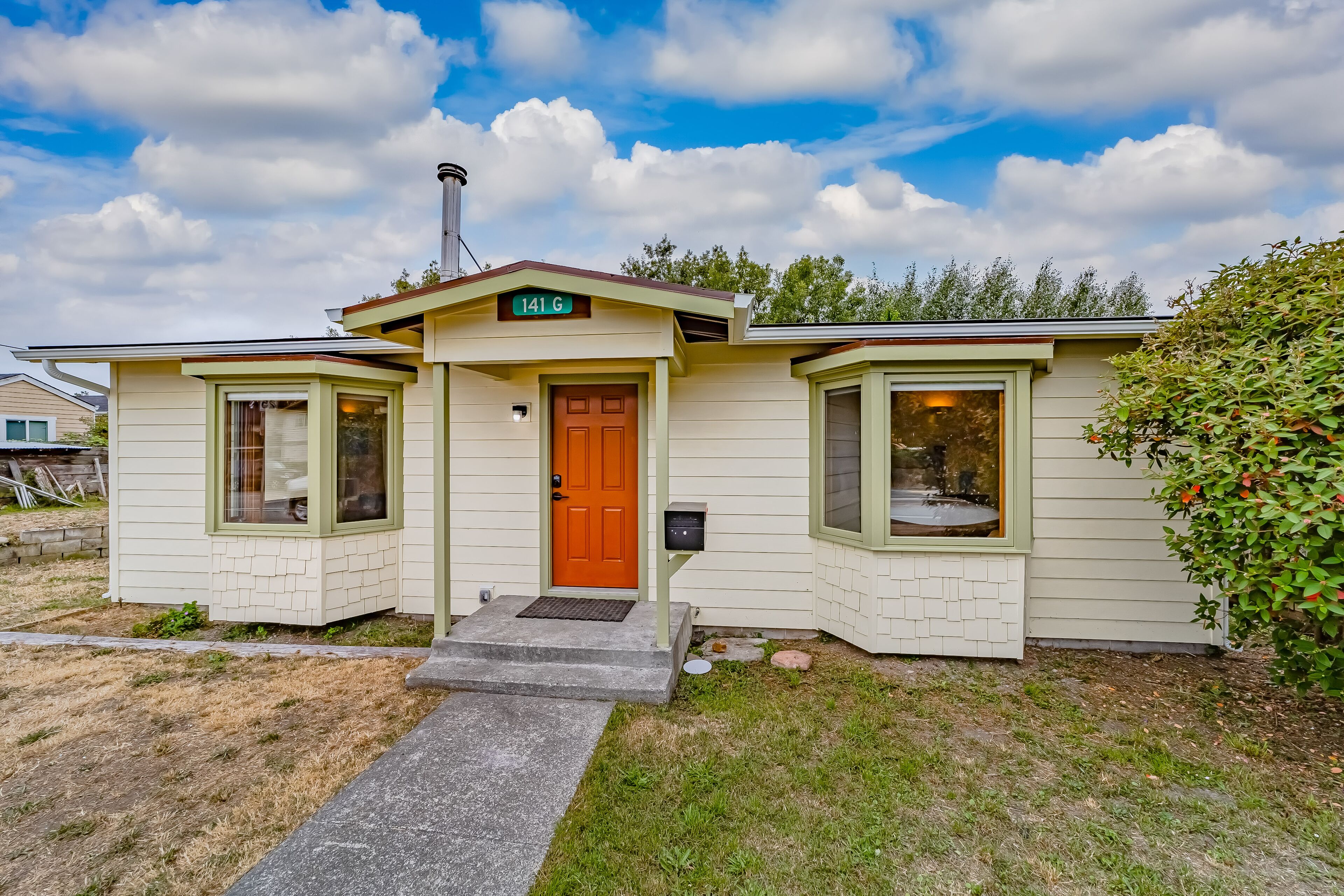 Home in walkable locale with patio & washer/dryer - dogs welcome