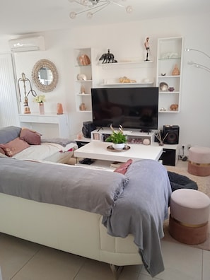 Smart TV, stereo, printers