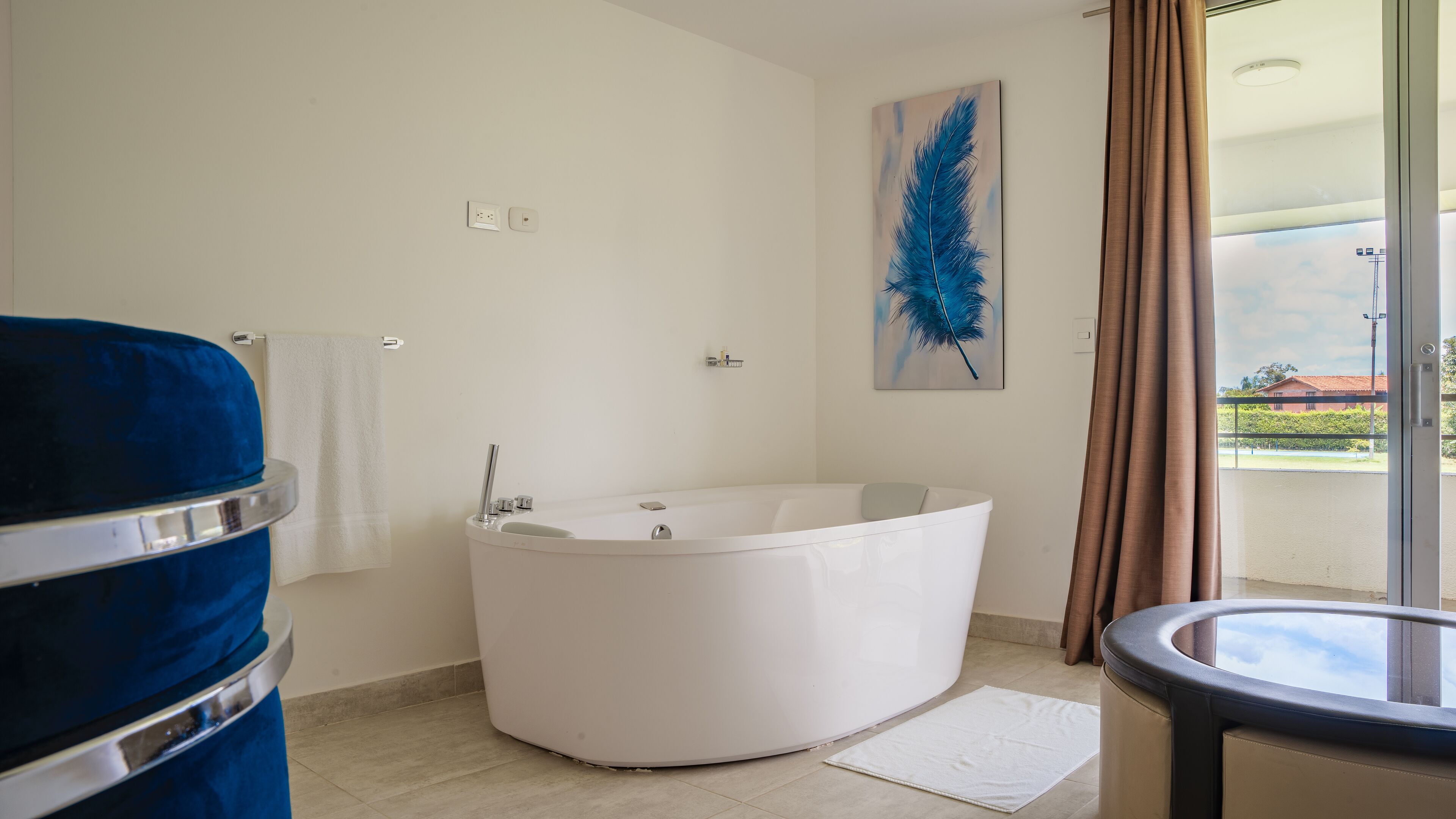 luxury suite | bathroom | free toiletries, towels, soap, toilet paper