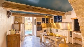 Refrigerador, microondas, horno y lavavajillas