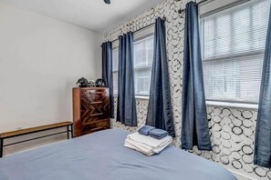 1 habitación, tabla de planchar con plancha, wifi y ropa de cama 