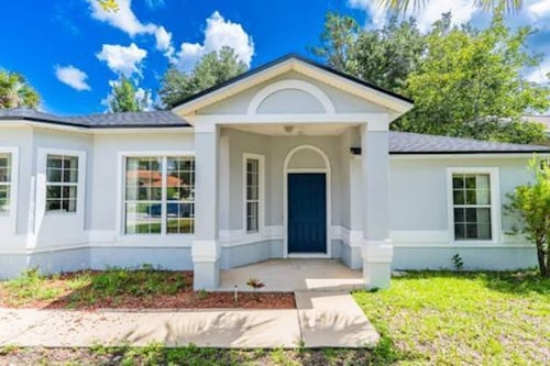 Beautiful, Pet-Friendly Coastal Getaway