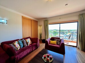 TV - ALBUFEIRA MODERN 2 WITH POOL by HOMING (Albufeira)
