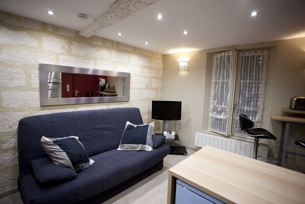 TV - Very Nice Studio Ideal For 2 Near The Halles (Avignon)