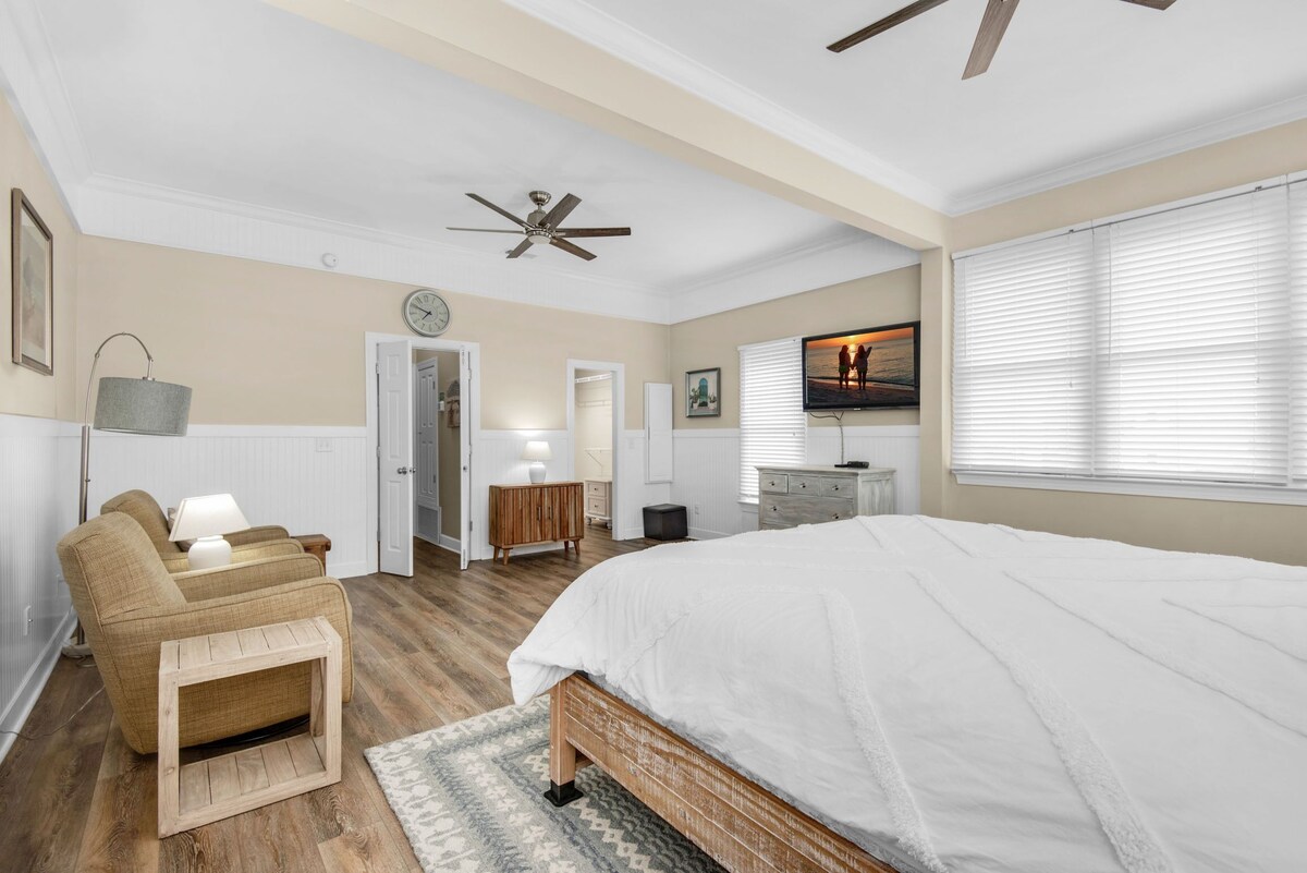 Photo 21 of 🐶️Pet Friendly- Close2Beach-Lovely-4BR Sweet Retreat🐶️