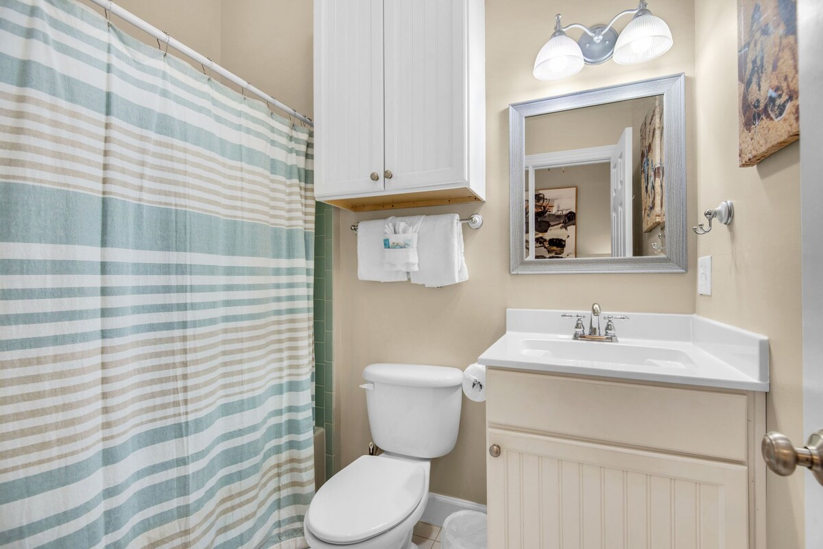 Photo 27 of 🐶️Pet Friendly- Close2Beach-Lovely-4BR Sweet Retreat🐶️